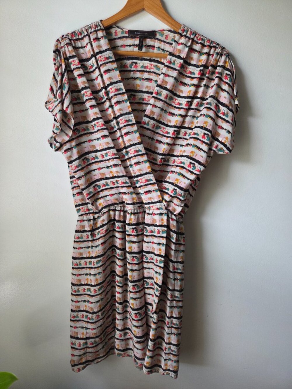 EUC BCBGMAXAZRIA 100% SILK SURPLICE WRAP STYLE SHORT DRESS SIZE XS